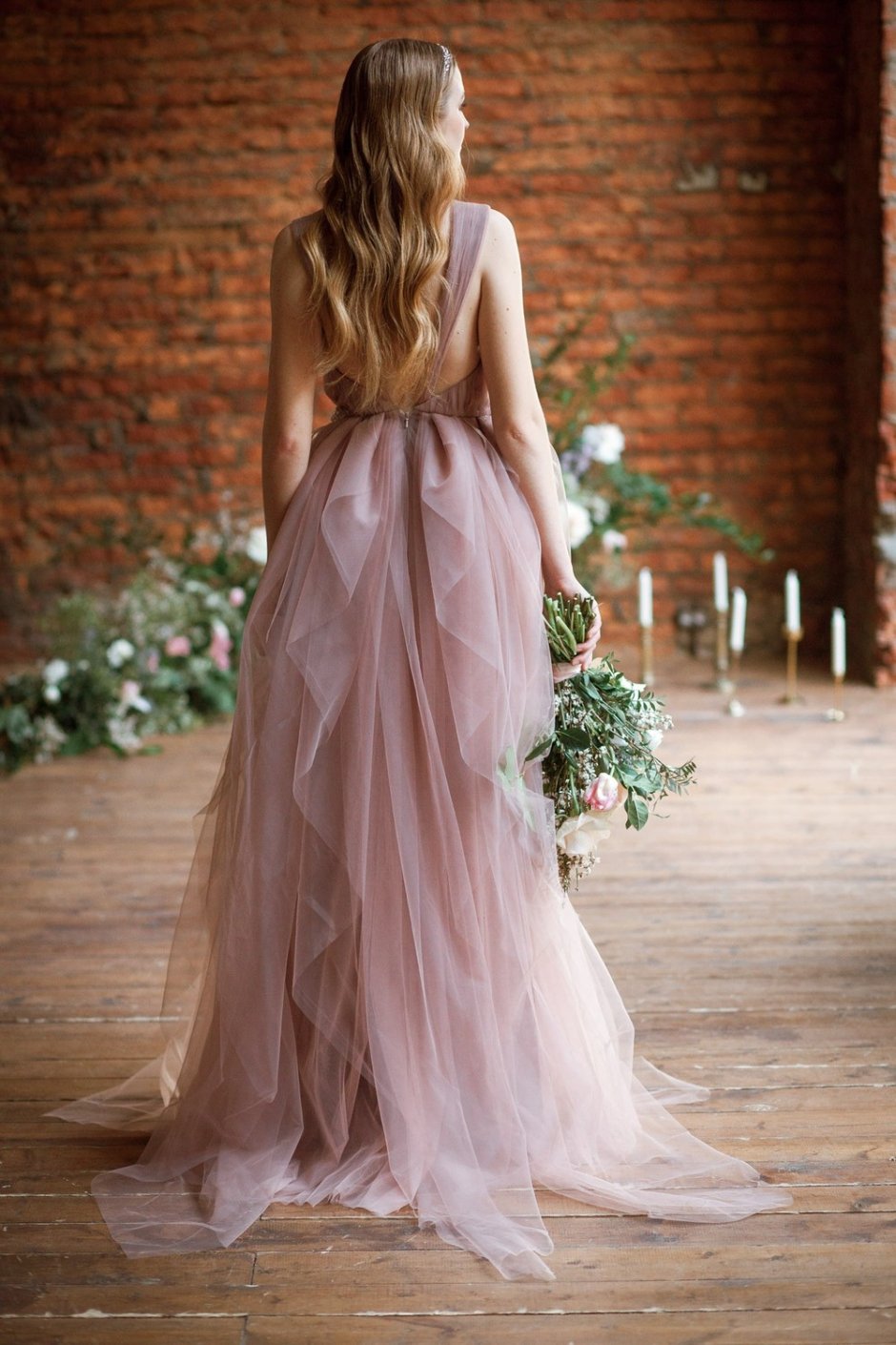 Фатиновое платье с цветами свадебное