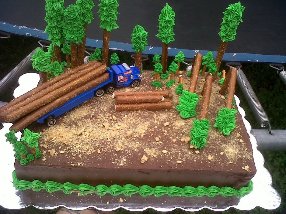 Торт с лесовозом