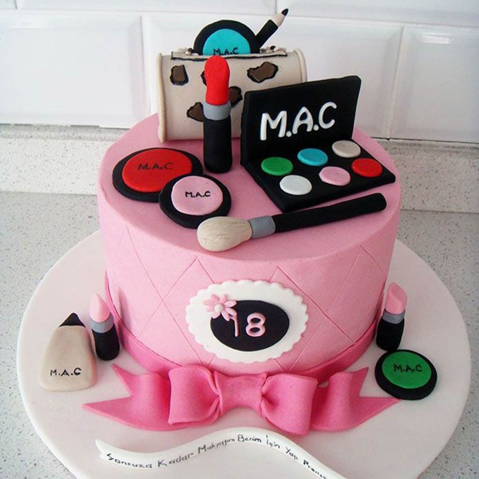 Торт с косметикой Mac