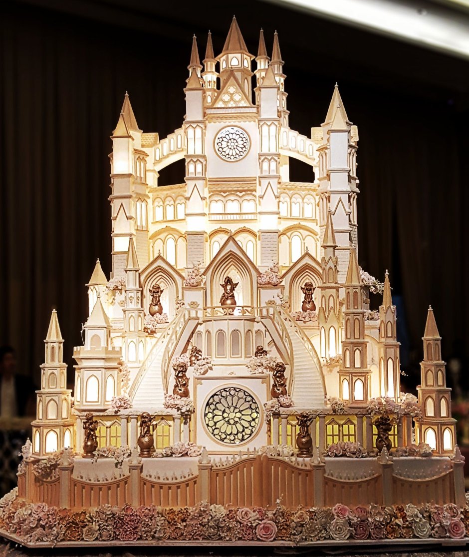 Свадебный торт "замок Цвингер"