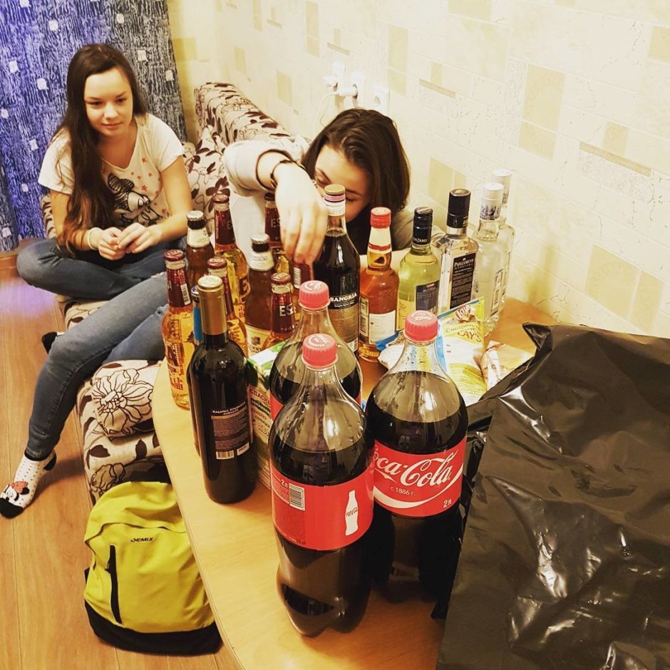 Вечеринка подростков с алкоголем