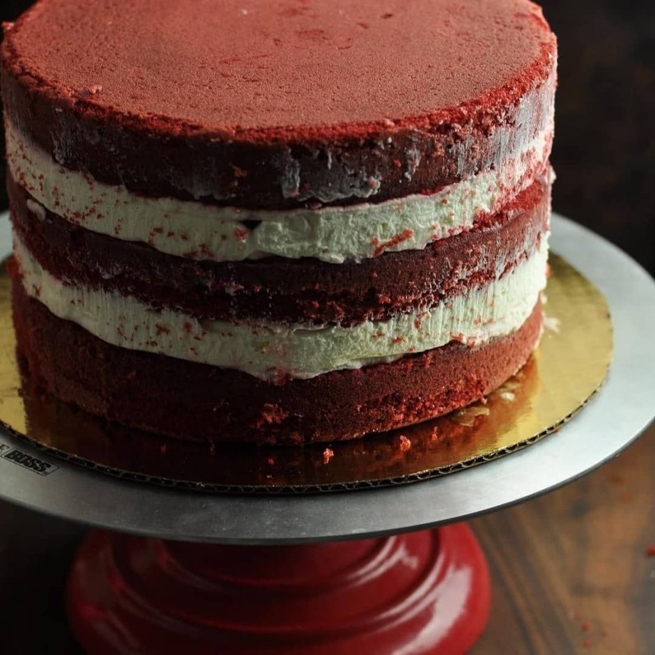Торт красный бархат с клюквенным конфи