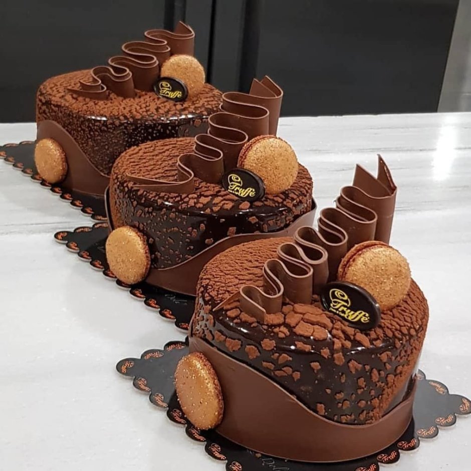 Шоколадные фигурки для торта