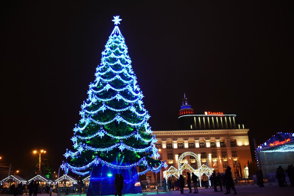 Улица Ленина Воронеж с елкой