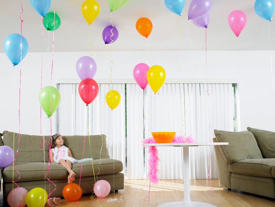 Комната с шариками на день рождения горизонтально
