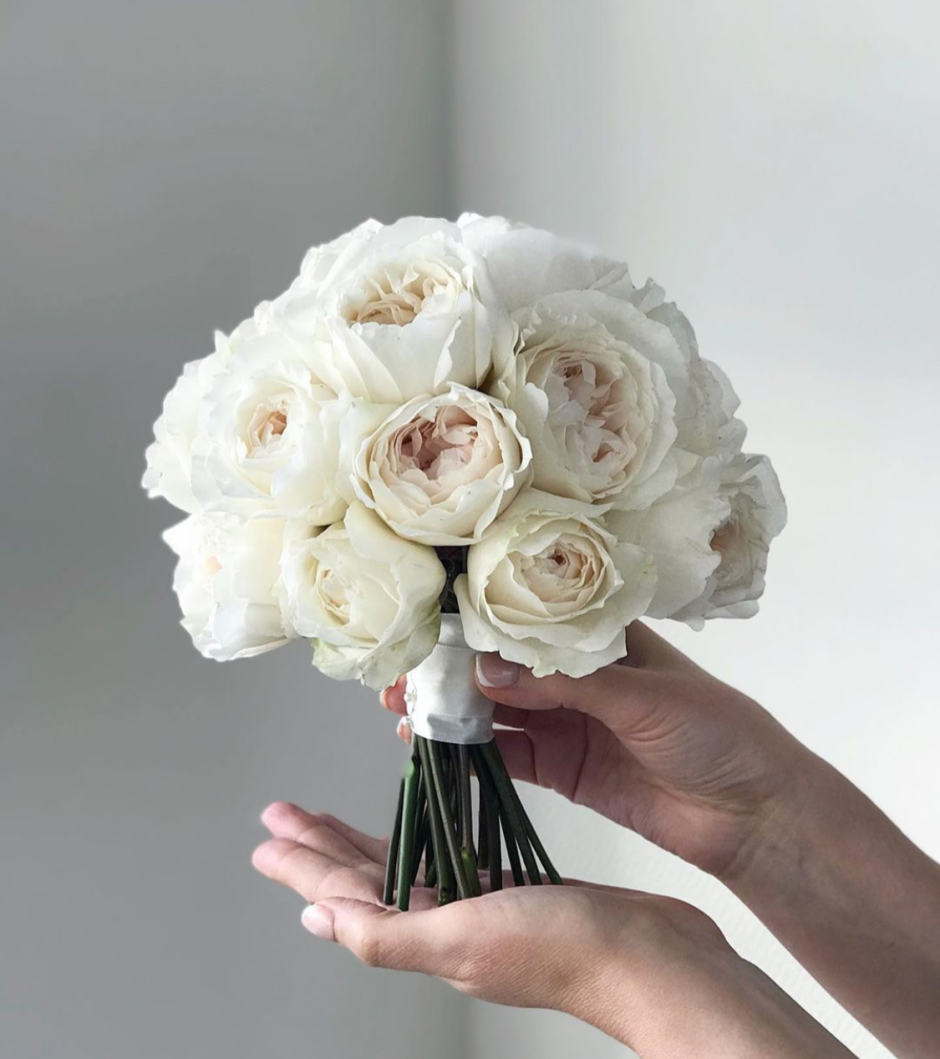 Пионовидная роза белая букет невесты