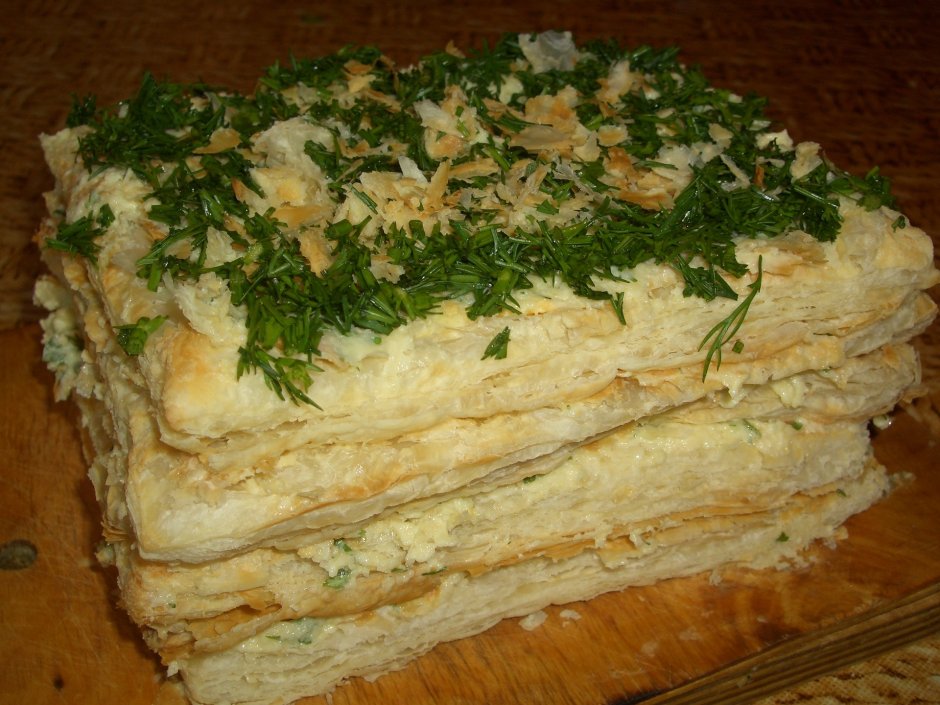 Закусочный торт слоеный Наполеон