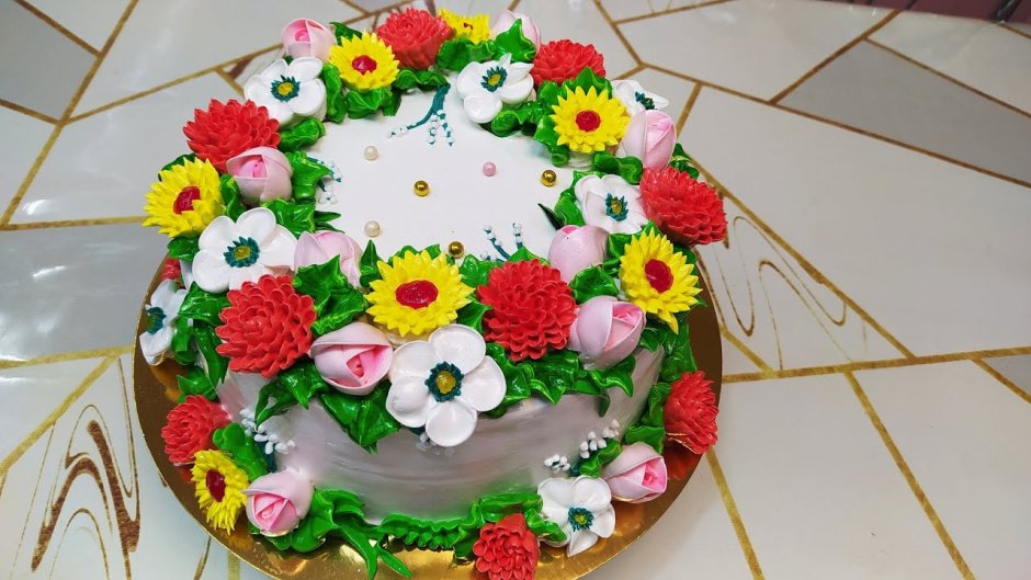 Овальный торт с розами