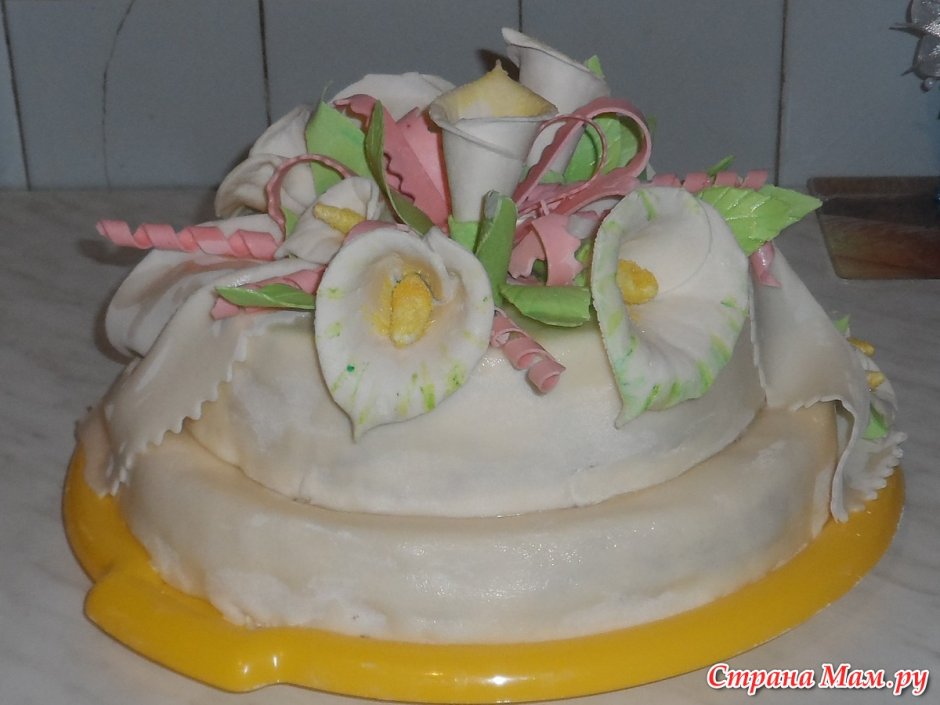 Торт с каллами одноярусный