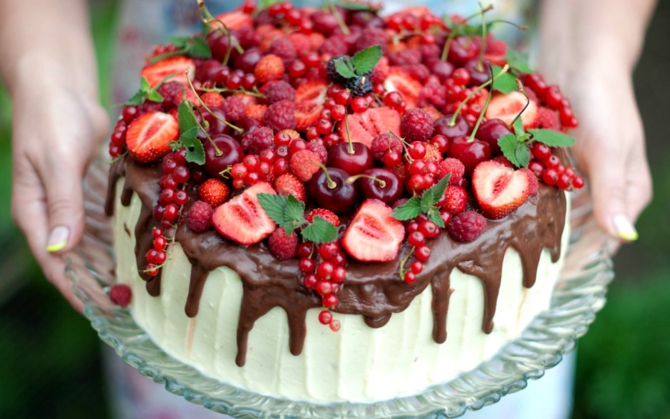 Красивый пирог с ягодами