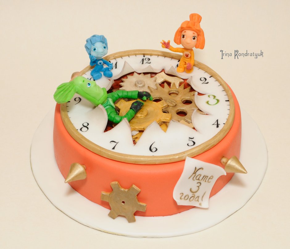 Часы на детском торте