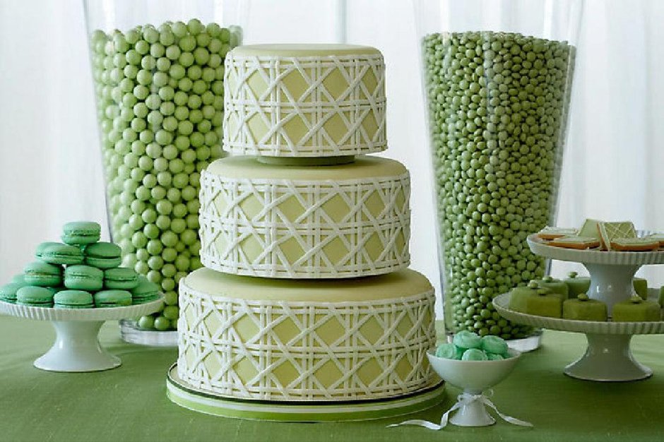 Торт зеленого цвета