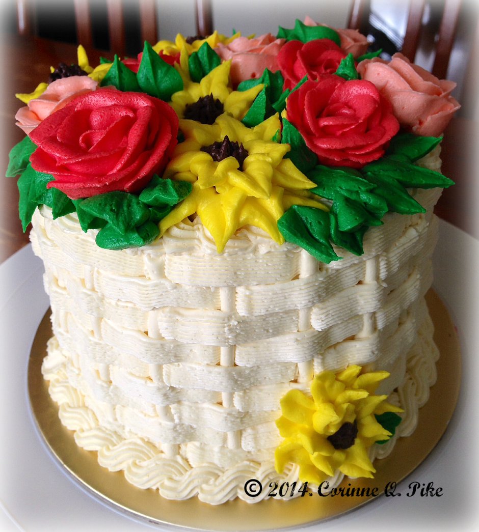 Торт корзина с цветами из крема