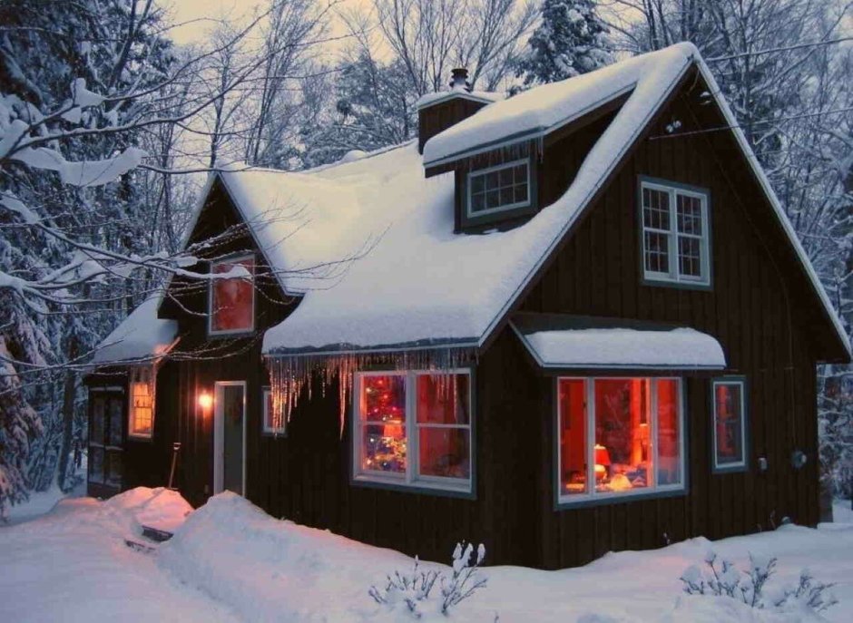 Зимний новогодний дом