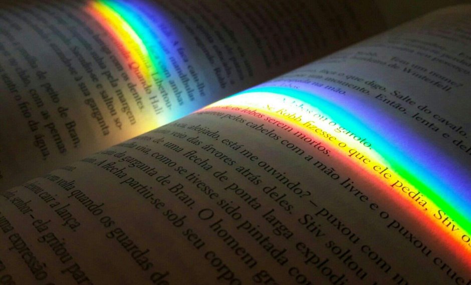 Разноцветные наклейки с радугой