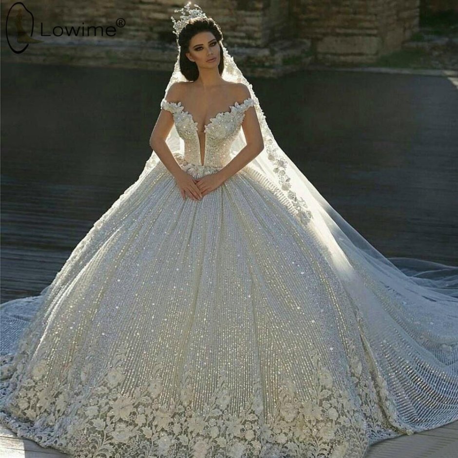 Платье на свадьбу для невесты пышное