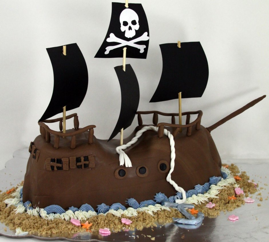 Огромный пиратский торт