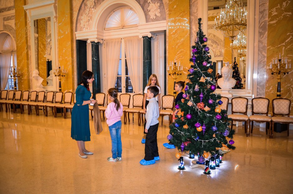 Новогодняя елка в Константиновском Дворце