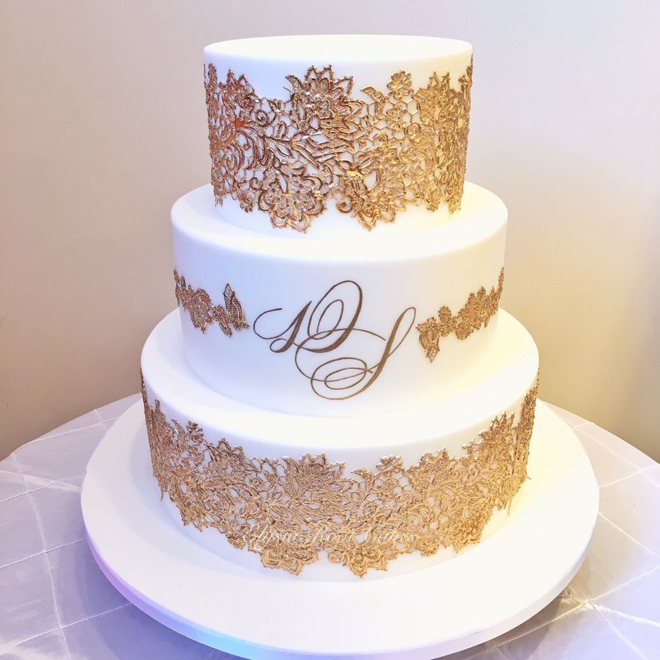 Свадебный торт с бантом