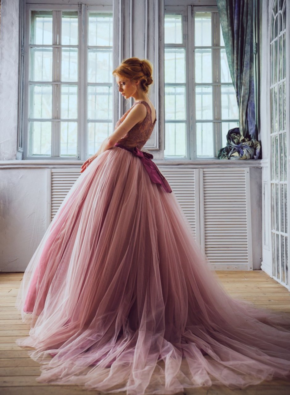 Розовое платье из фатина