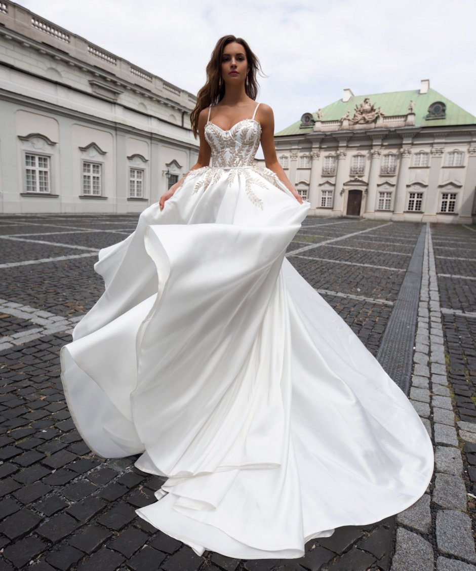 Свадебное платье бело красное для полных