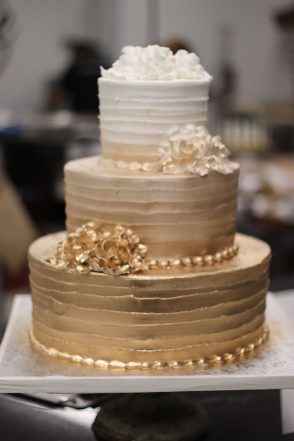 Свадебный торт с ромашками