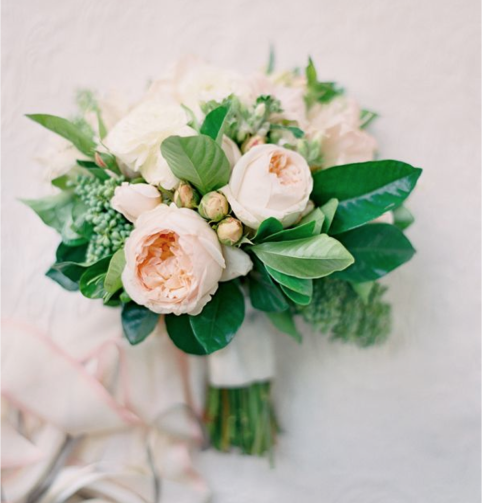 Свадебный букет из пионовидной розы