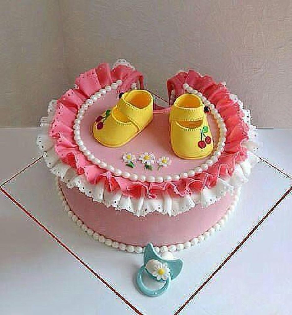 Тортик с пинетками для девочки