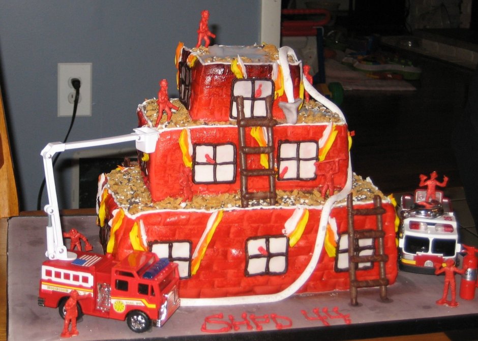 Украшение на торт пожарная машина