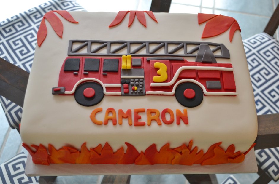 Рисуем торт с пожарной машиной
