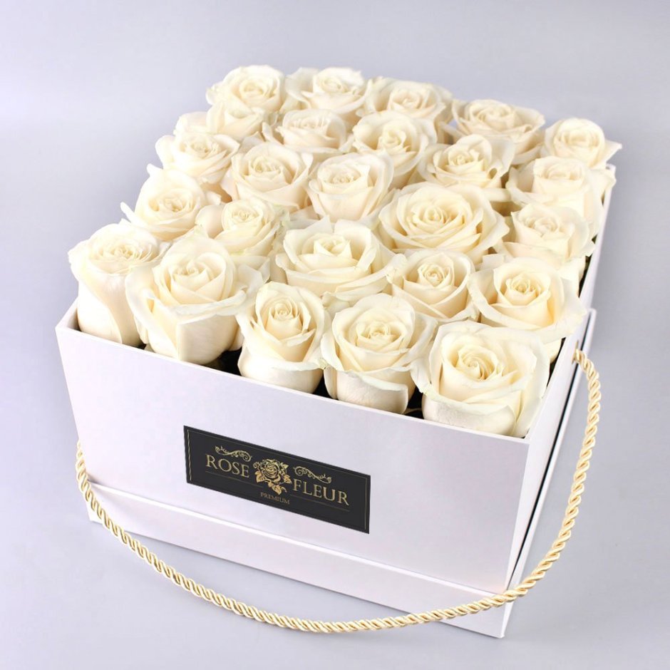 Коробочка с белыми розами