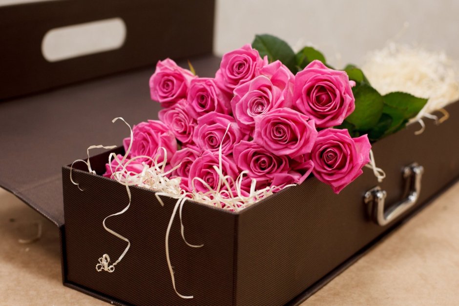 Дорогие цветы в коробке