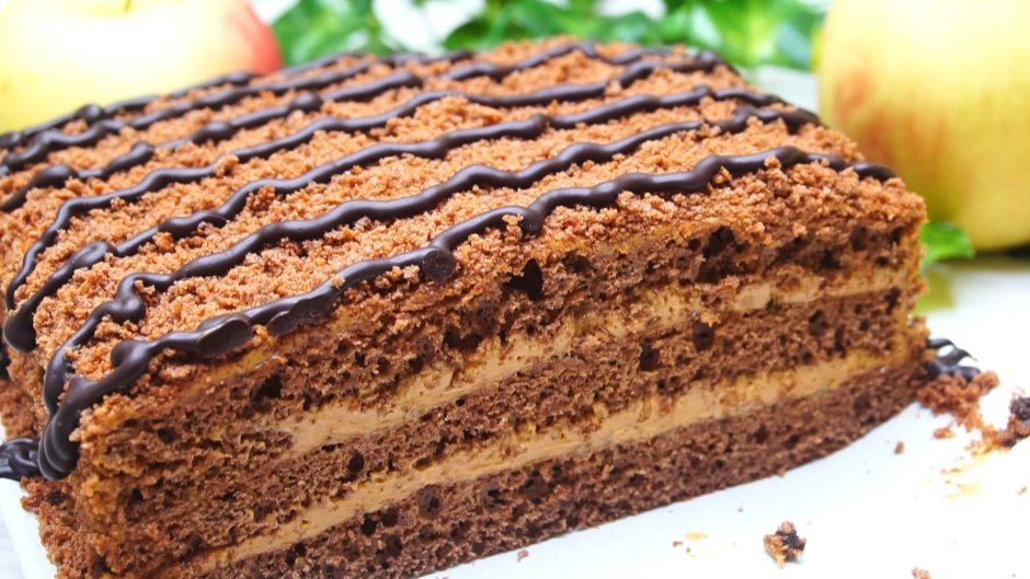 Шоколадный торт с персиковой начинкой