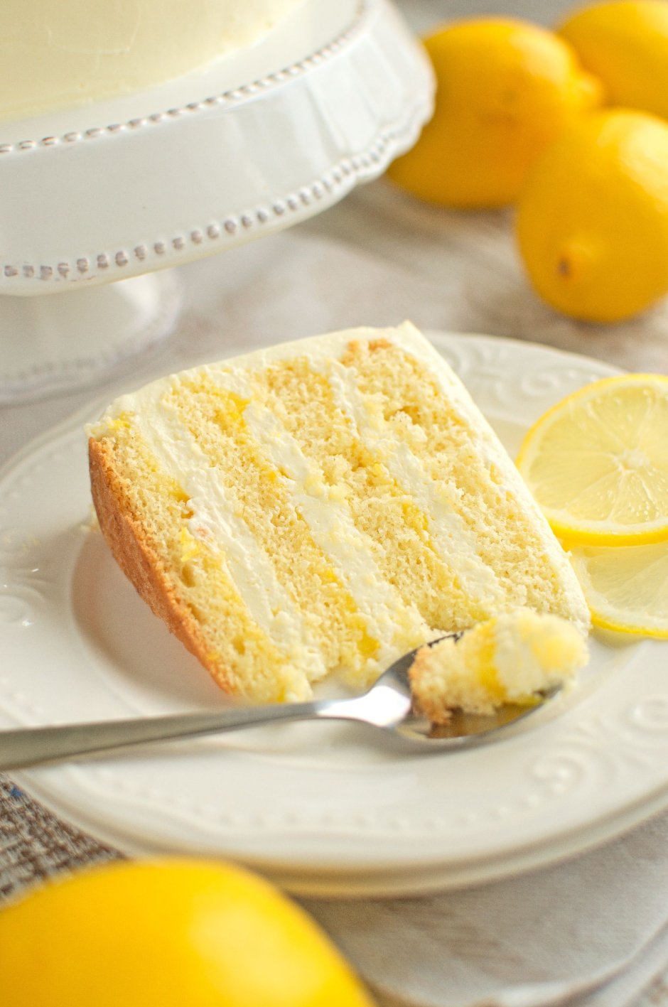 Лимонный торт с безе