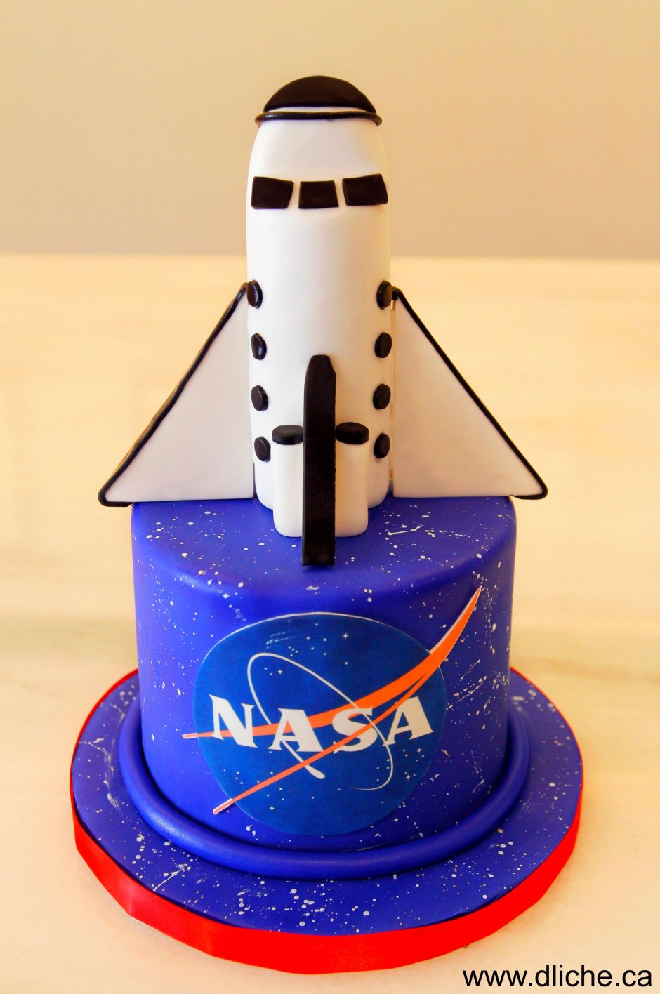 Торт космос с ракетой