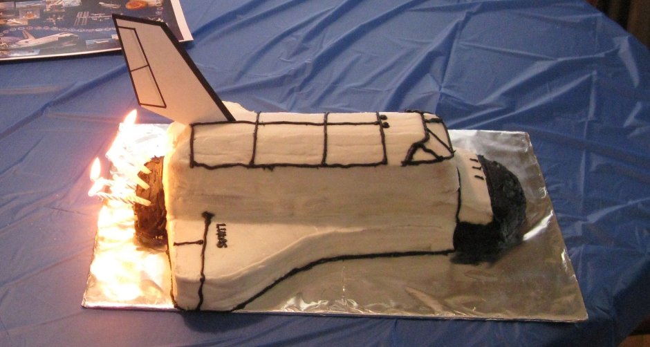 Торт с ракетной установкой