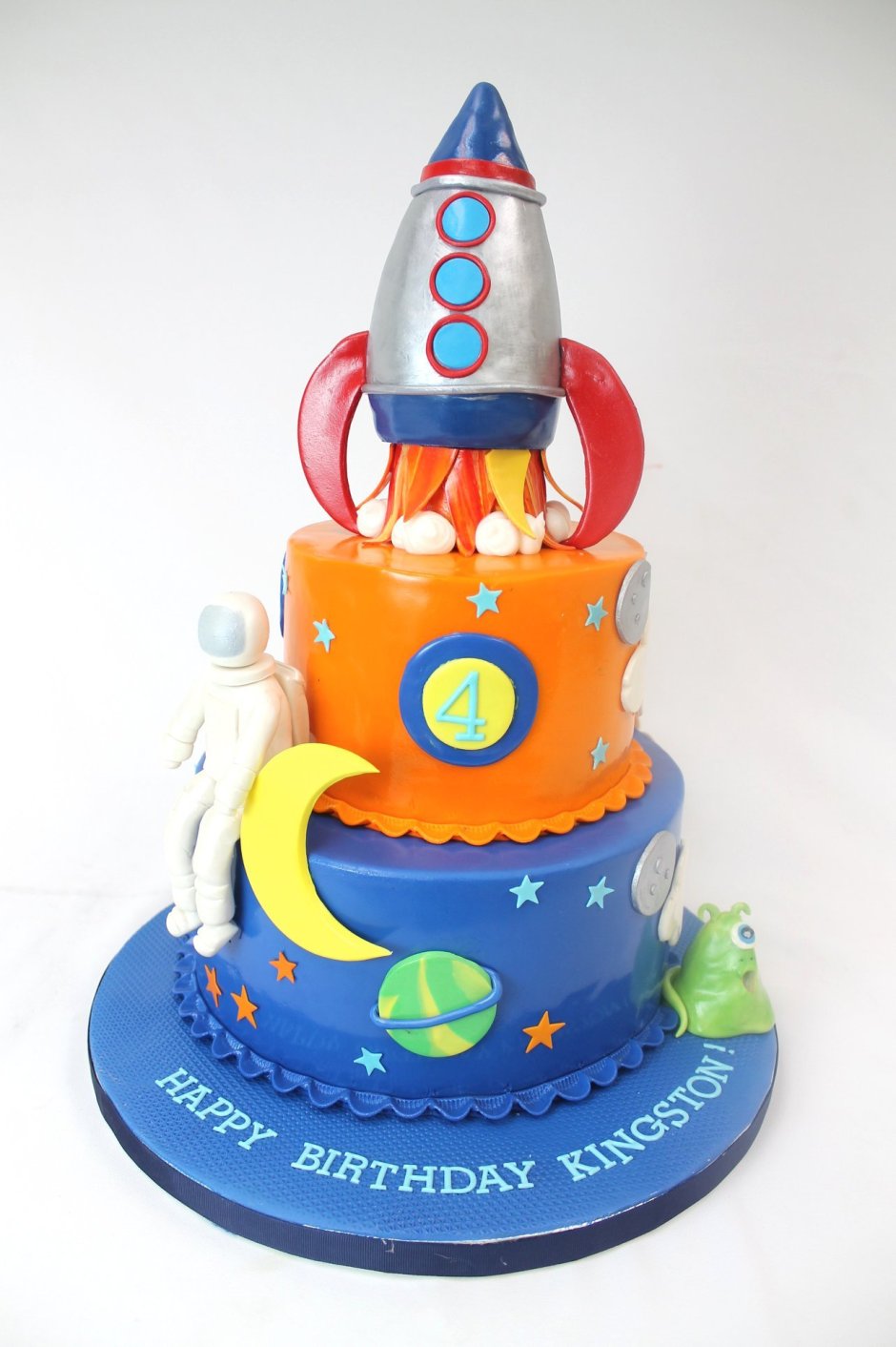 Детский торт с ракетой