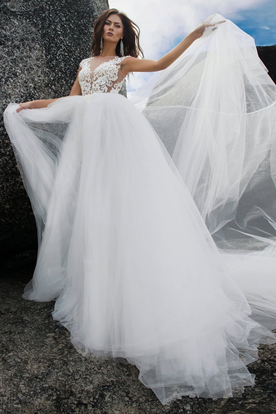 Невеста в легком воздушном платье картинка