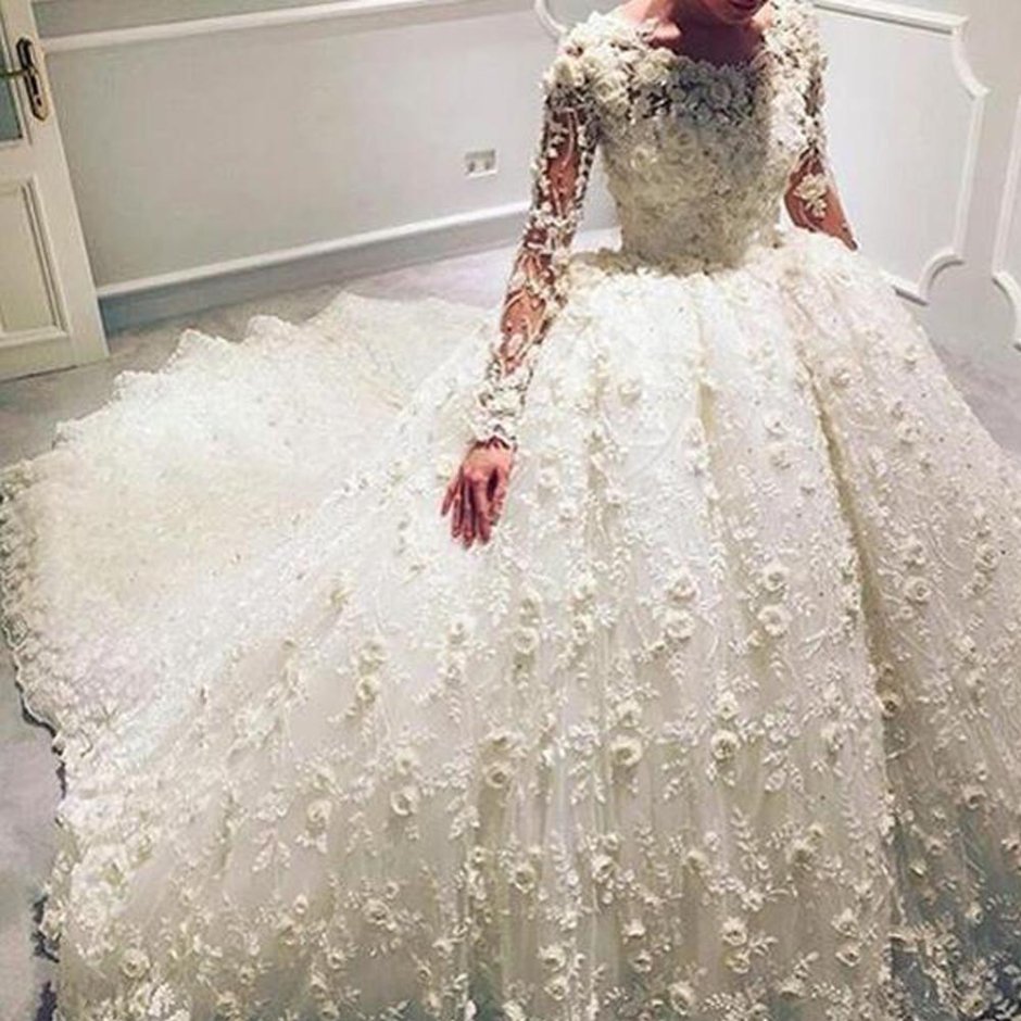 Шикарное свадебное платье с длинными рукавами