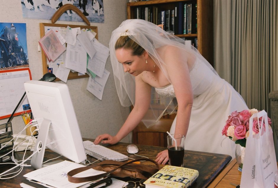Невеста на работе