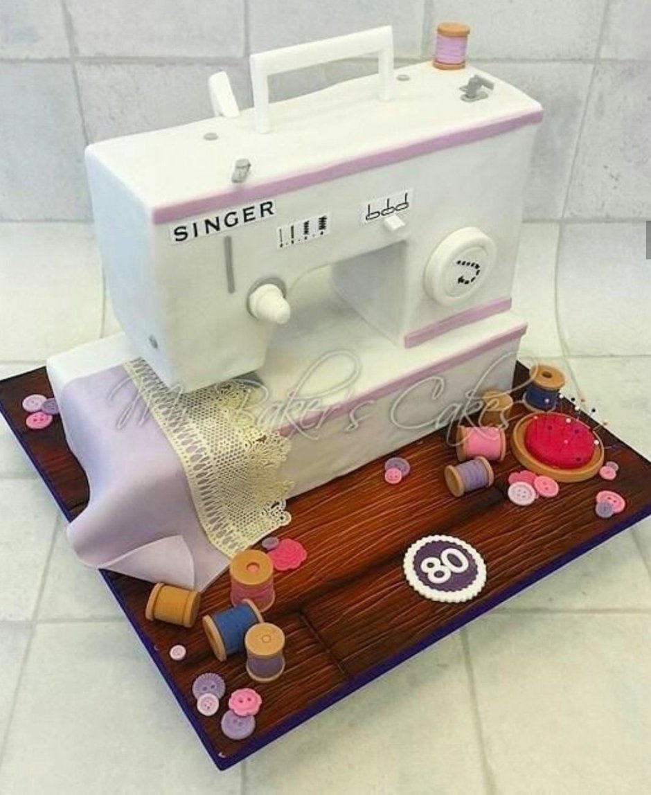 Торт в форме швейной машинки