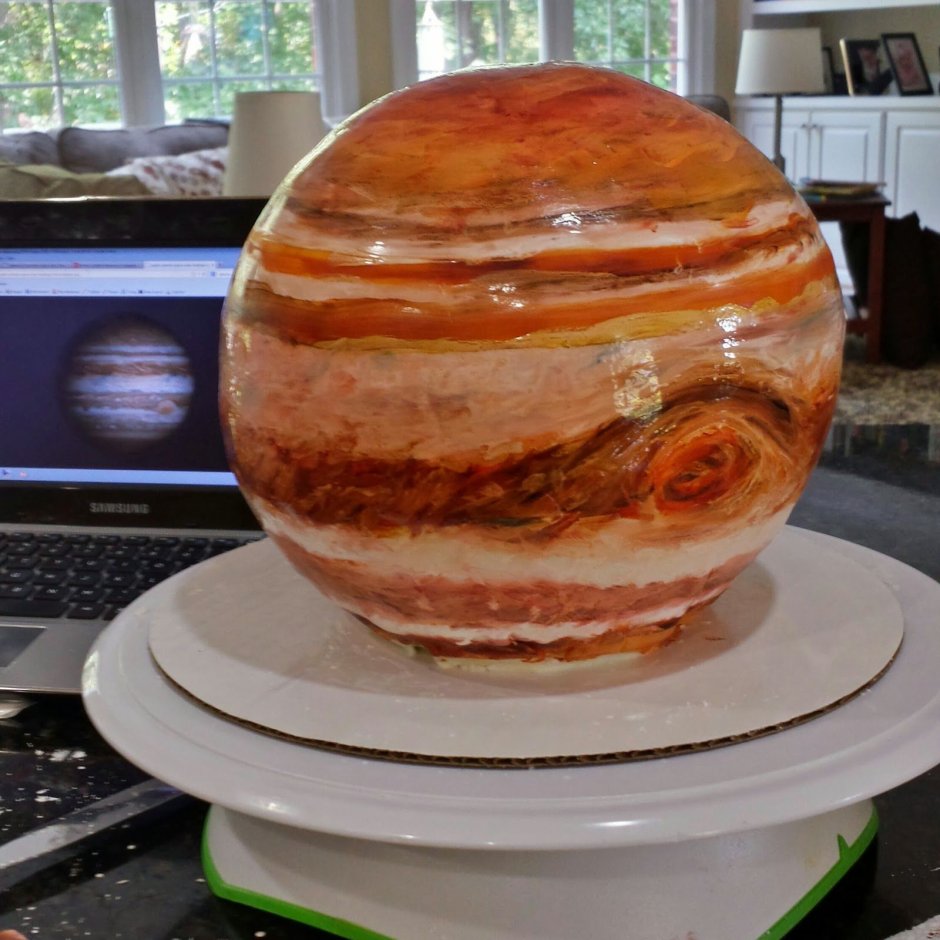 Торт в виде Юпитера