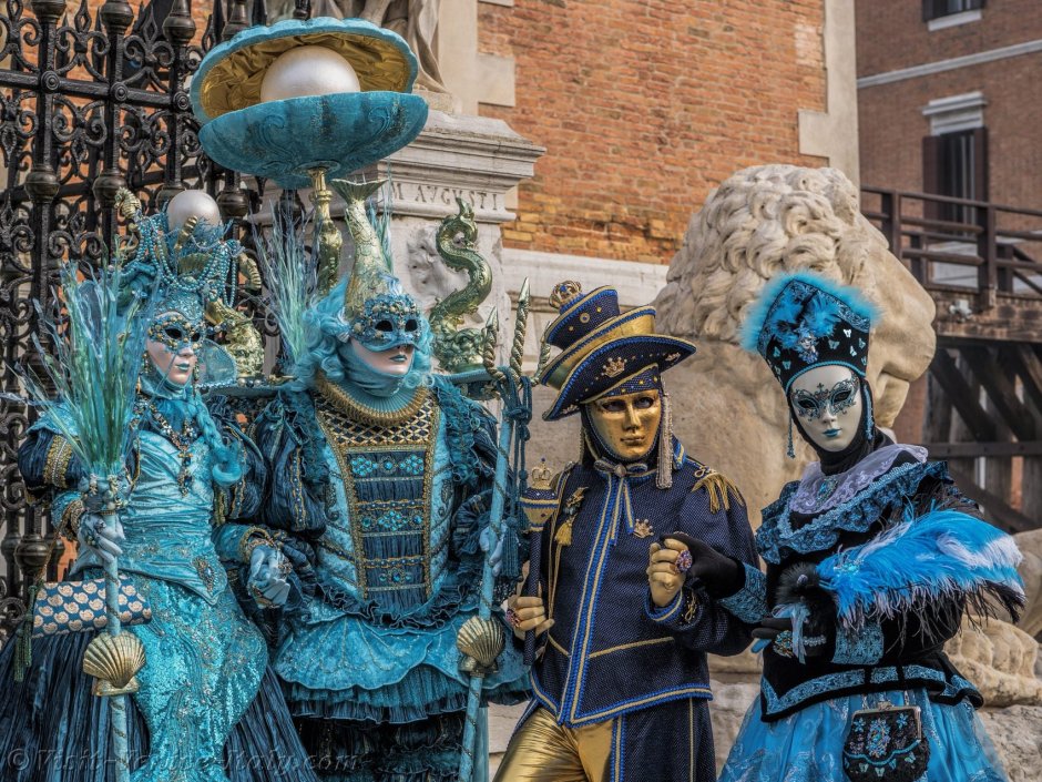 Традиционные итальянские маски карнавал
