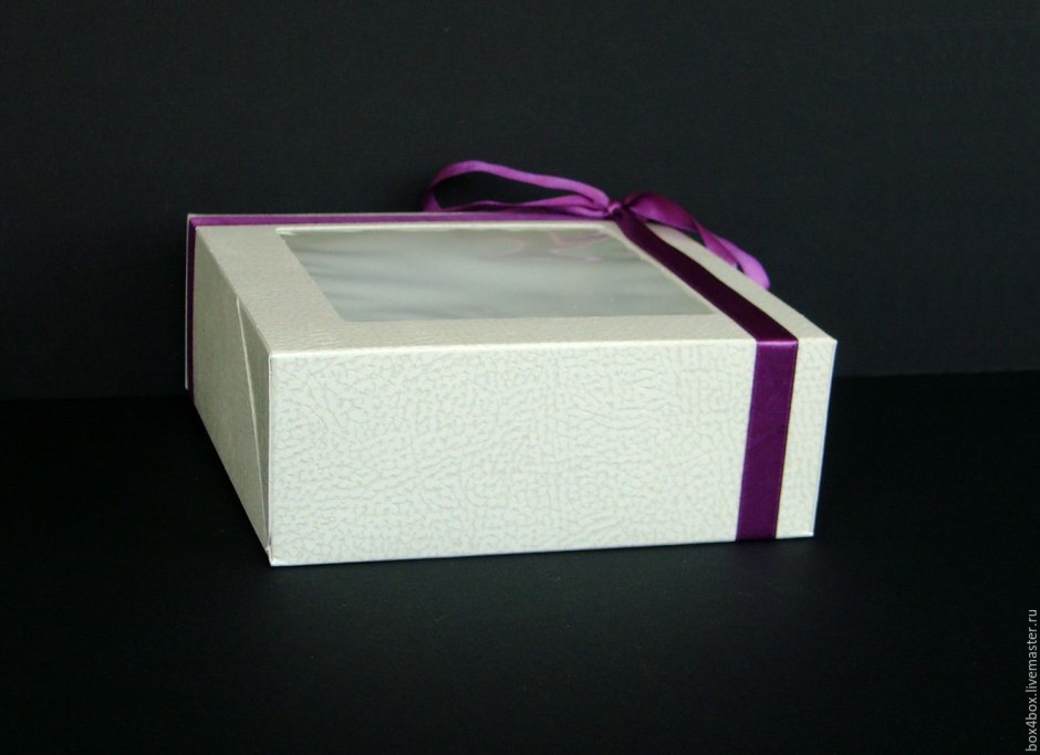 Упаковочные коробки картонные с окошком
