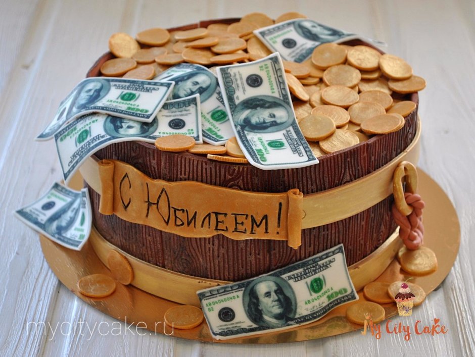 Торт с украшением из денег