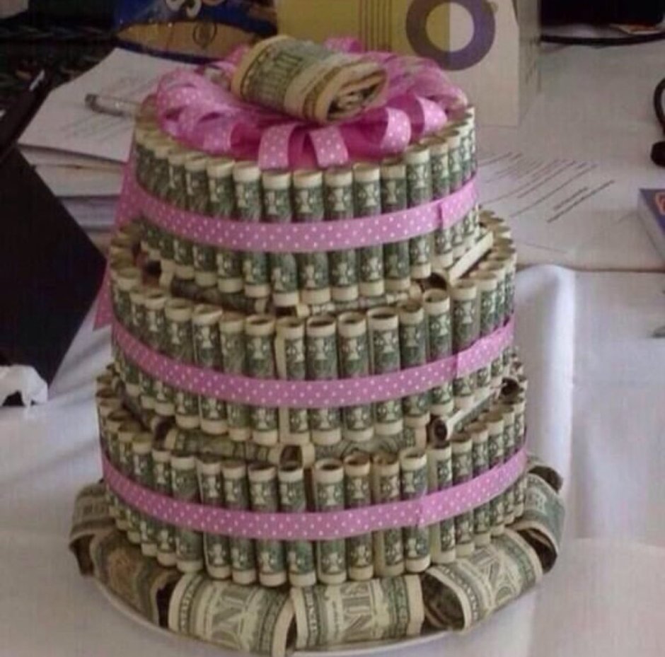 Торт на день рождения с купюрами