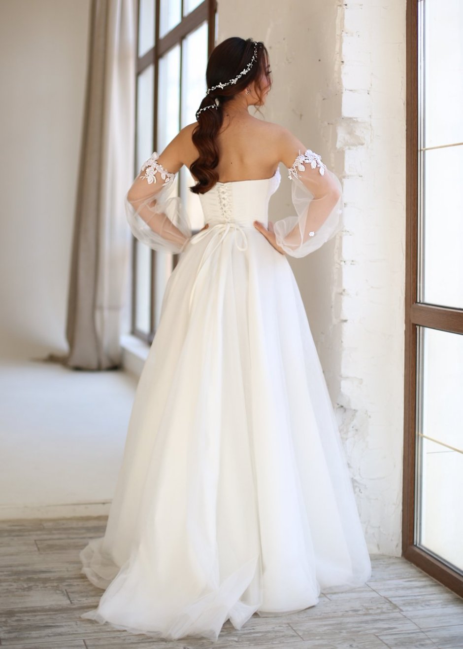 Свадебное платье из органзы с рукавами фонариками