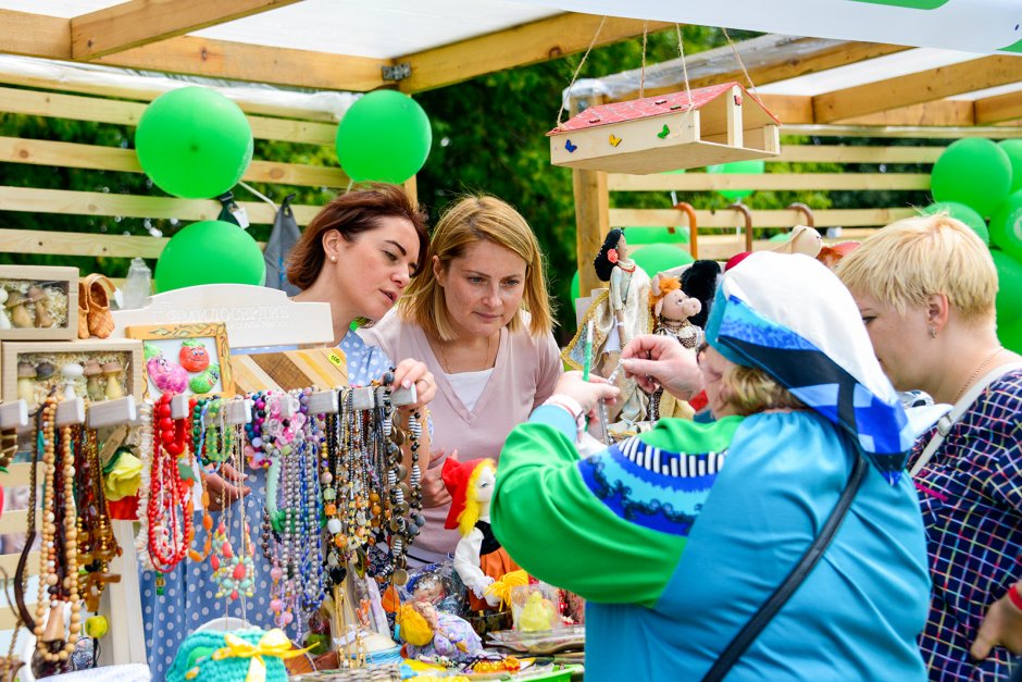 Яблочно-книжный фестиваль «Антоновские яблоки» в Даровом