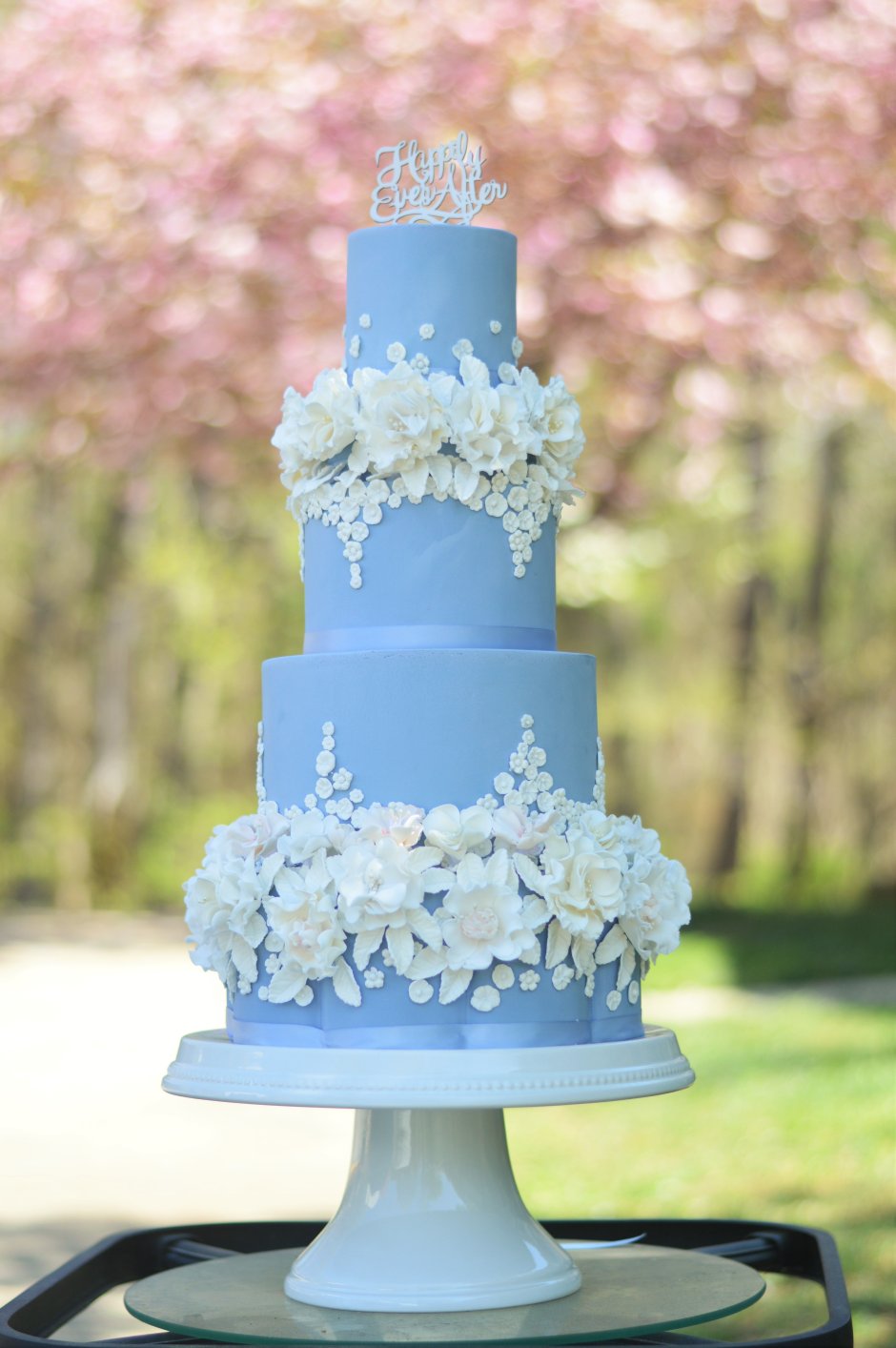 Свадебный торт бело голубой