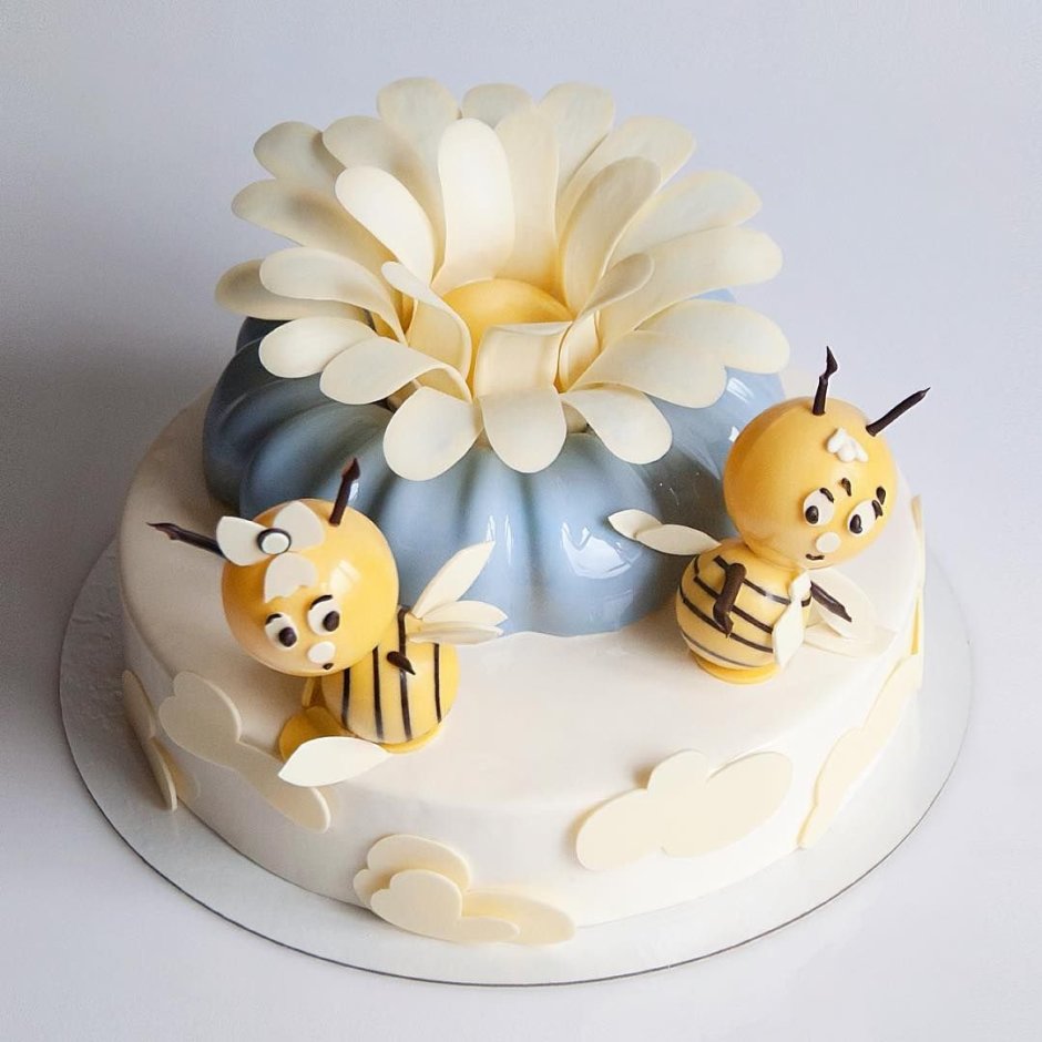 Муссовый торт с пчелками